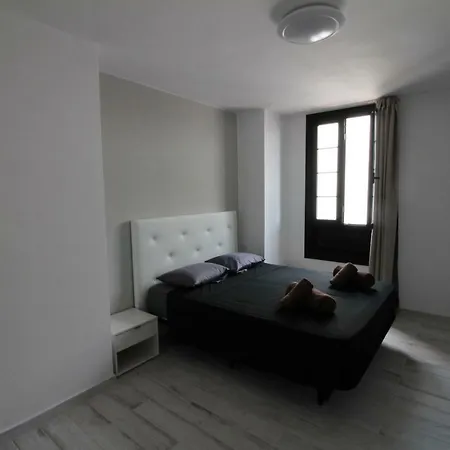 32 Avenida Rafael Puig Lluvina